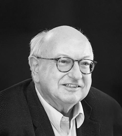 Hans-Jürgen Puhle ist Professor Emeritus für Politikwissenschaft an der Goethe-Universität Frankfurt am Main.