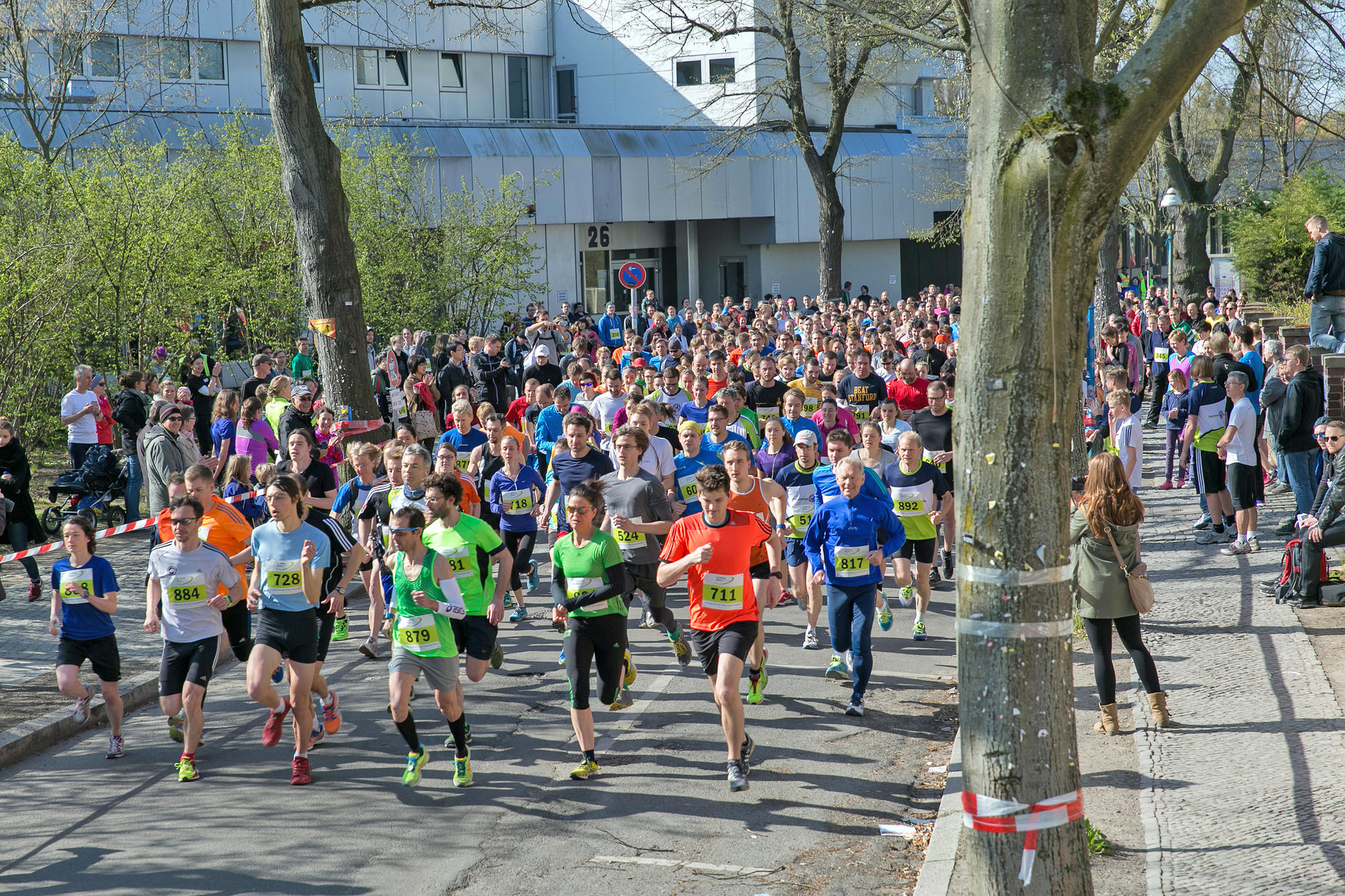 Mehr als 700 Lauffans trafen sich zum ersten Campus Run der Freien Universität.