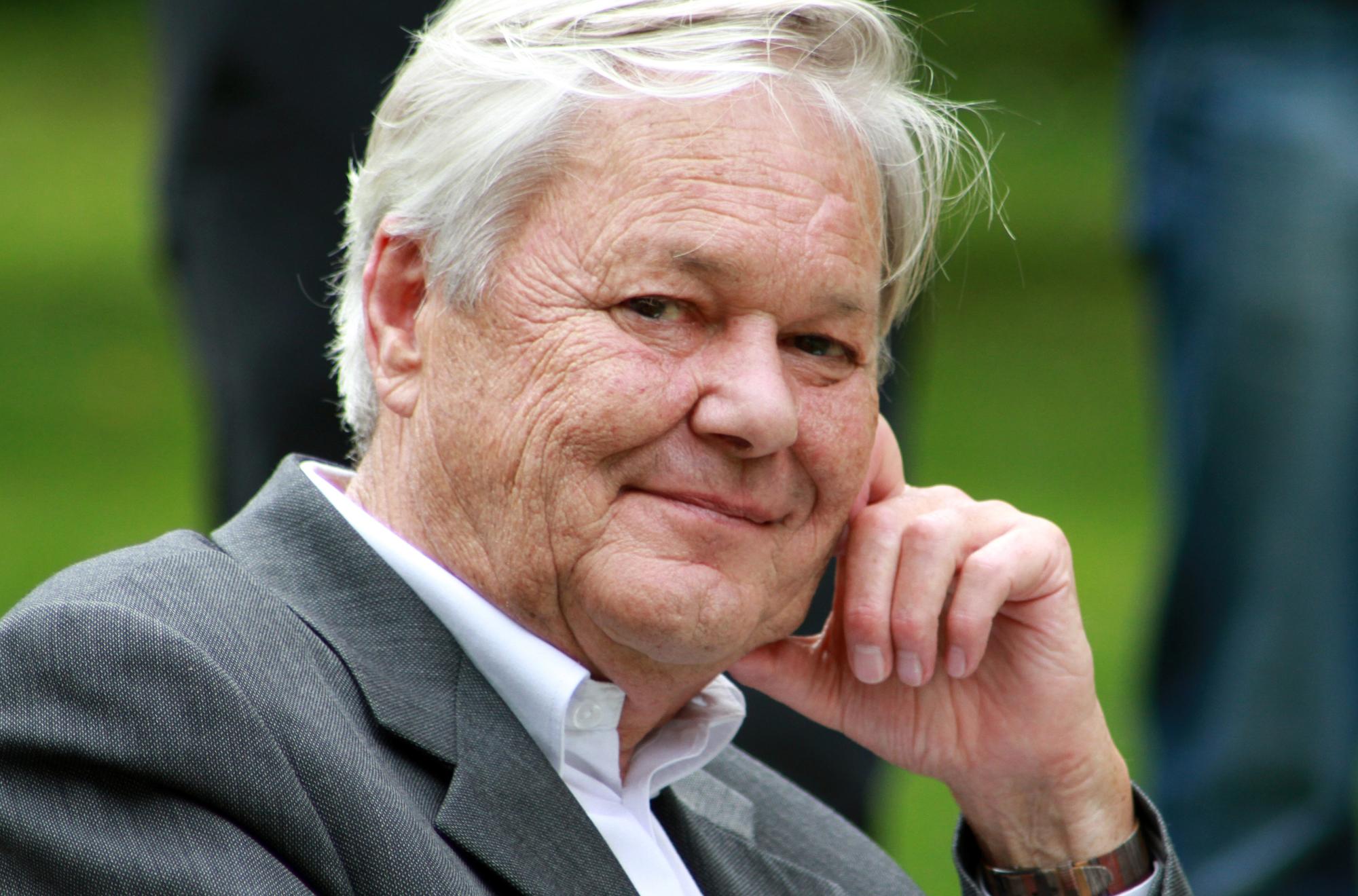 An der Freien Universität Berlin studierte Peter Ackermann Rechtswissenschaften. Mit seiner Kreuzberger Kinderstiftung hilft er heute Kindern und Jugendlichen beim Erwachsenwerden.