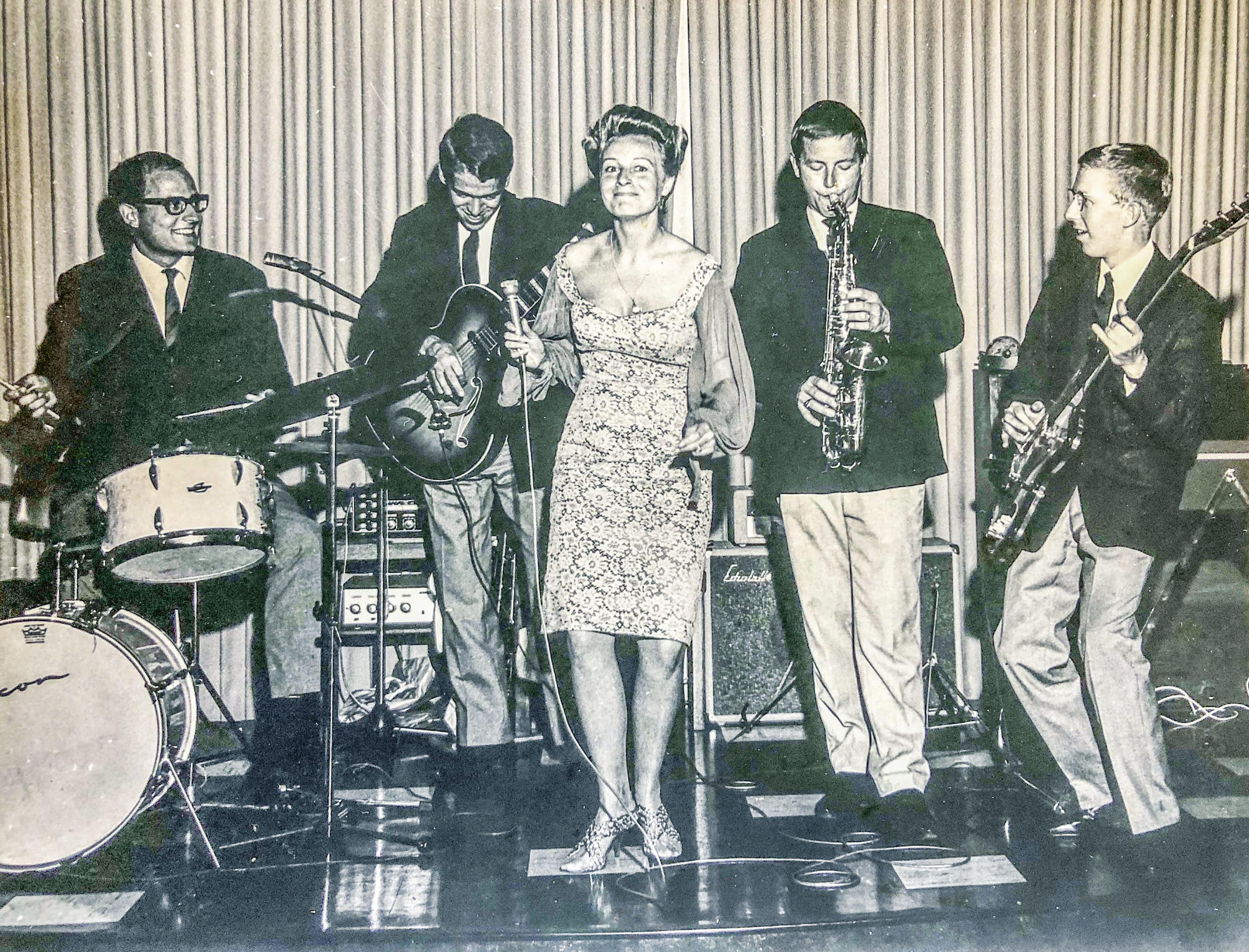 Sein Studium finanzierte Jan Tonnemacher auch als Schlagzeuger in Bands wie der „Brandenburg Gate Combo“. Fürstliche 15 Mark gab es die Stunde.