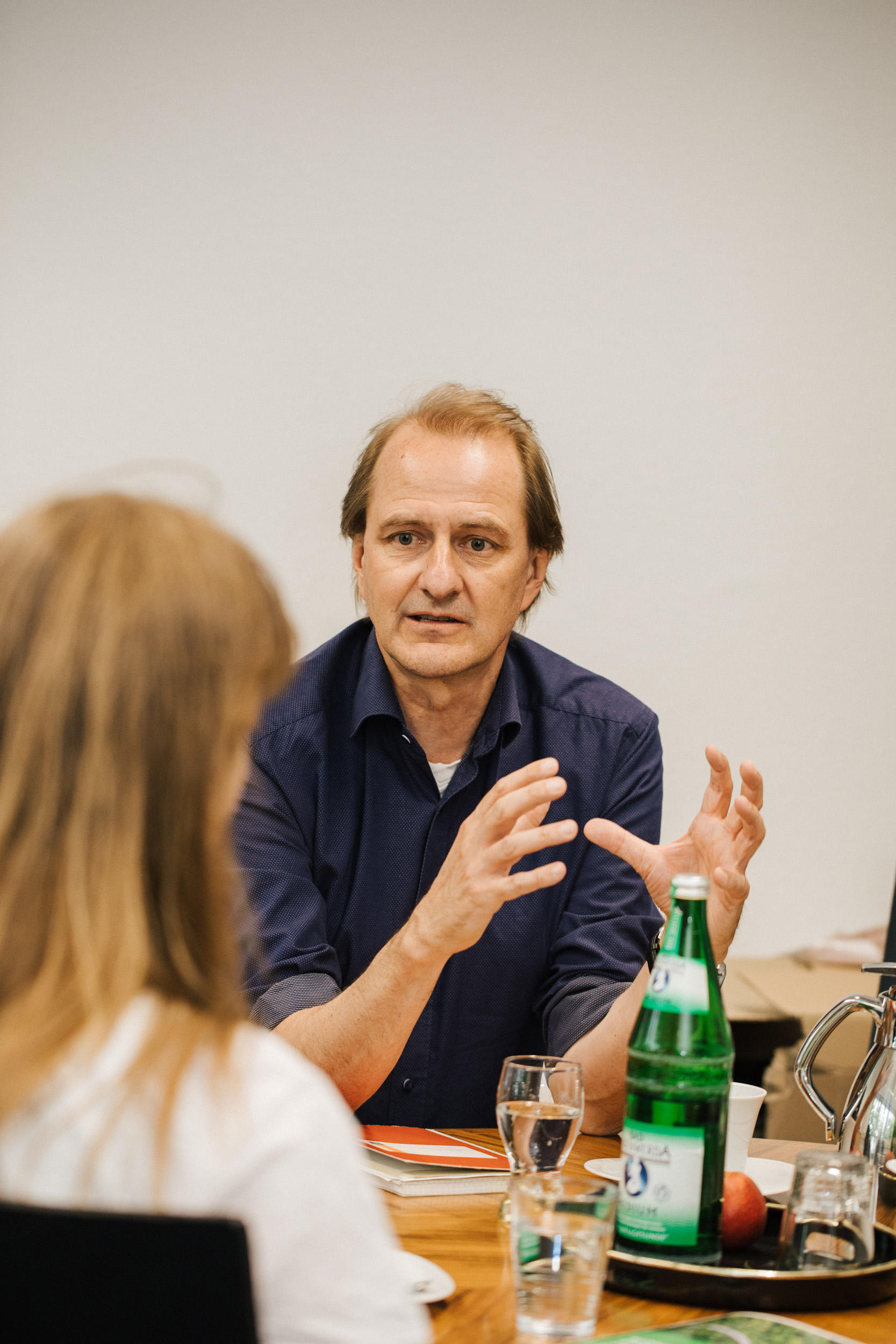 Am Otto-Suhr-Institut war ich plötzlich unter Leuten mit ähnlichen Hinter gründen: lese- und lerneifrigen jungen Leuten, die verstehen wollten, wie Politik, Gesellschaft, Wirtschaft, das internationale System funktionieren.