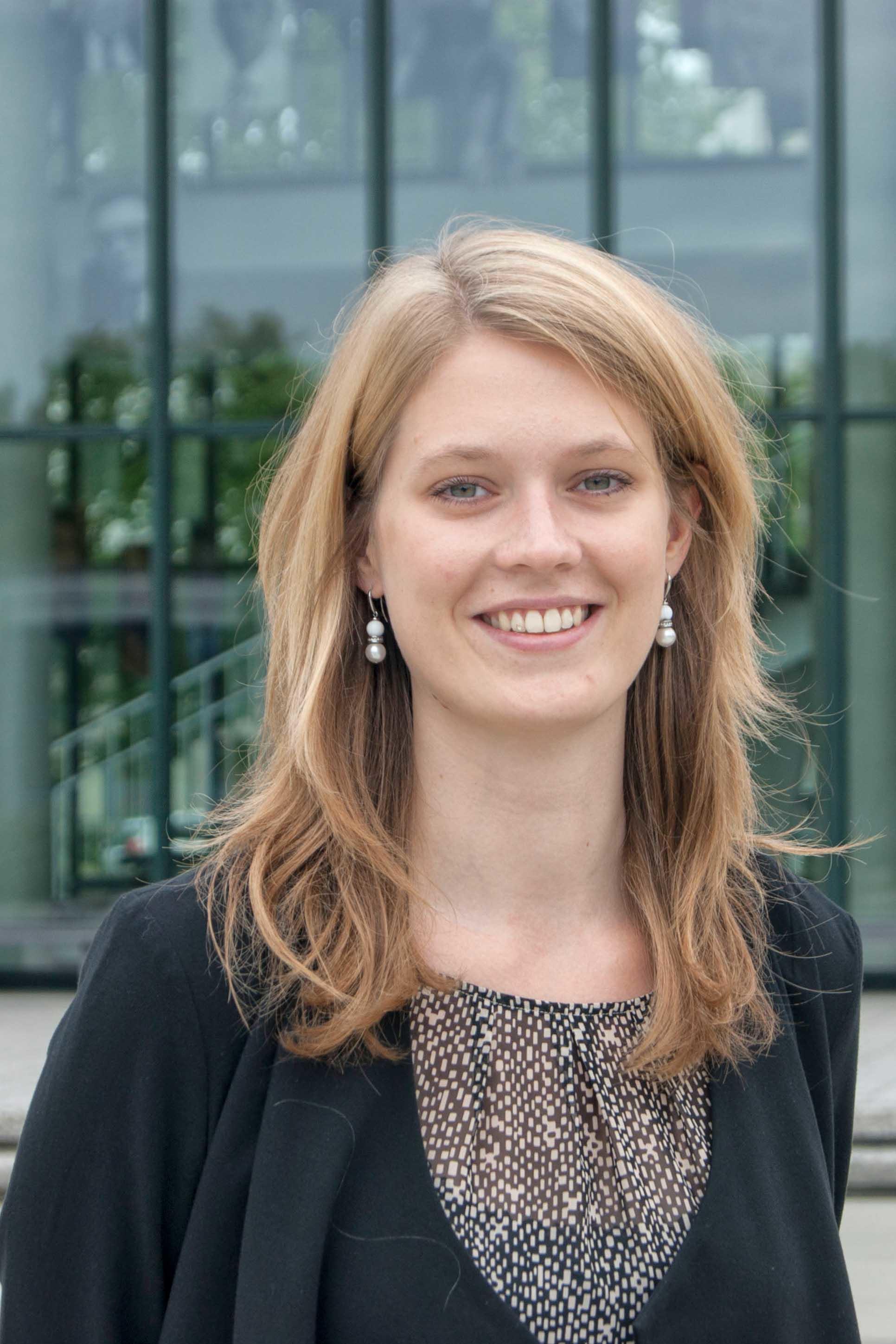 Janina Sundermeier, Juniorprofessorin für „Digital Entrepreneurship und Diversity“, will Unternehmensgeist wecken und weibliche Perspektiven auf Unternehmensgründungsprozesse hervorheben.