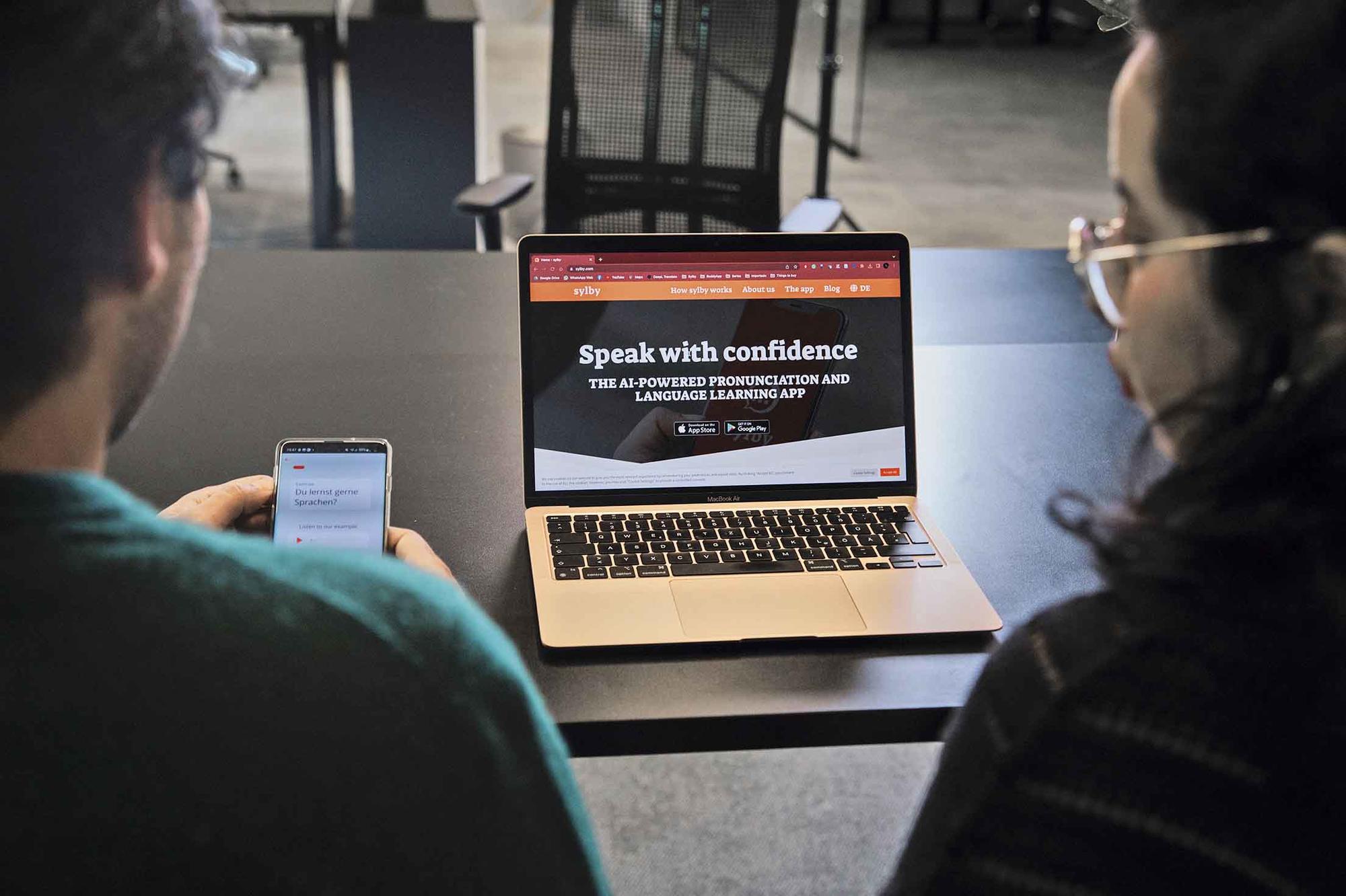 Die App „sylby“ wird Menschen helfen, die Schwierigkeiten mit der Aussprache haben und dadurch im Alltag oder im Berufsleben auf Probleme stoßen.