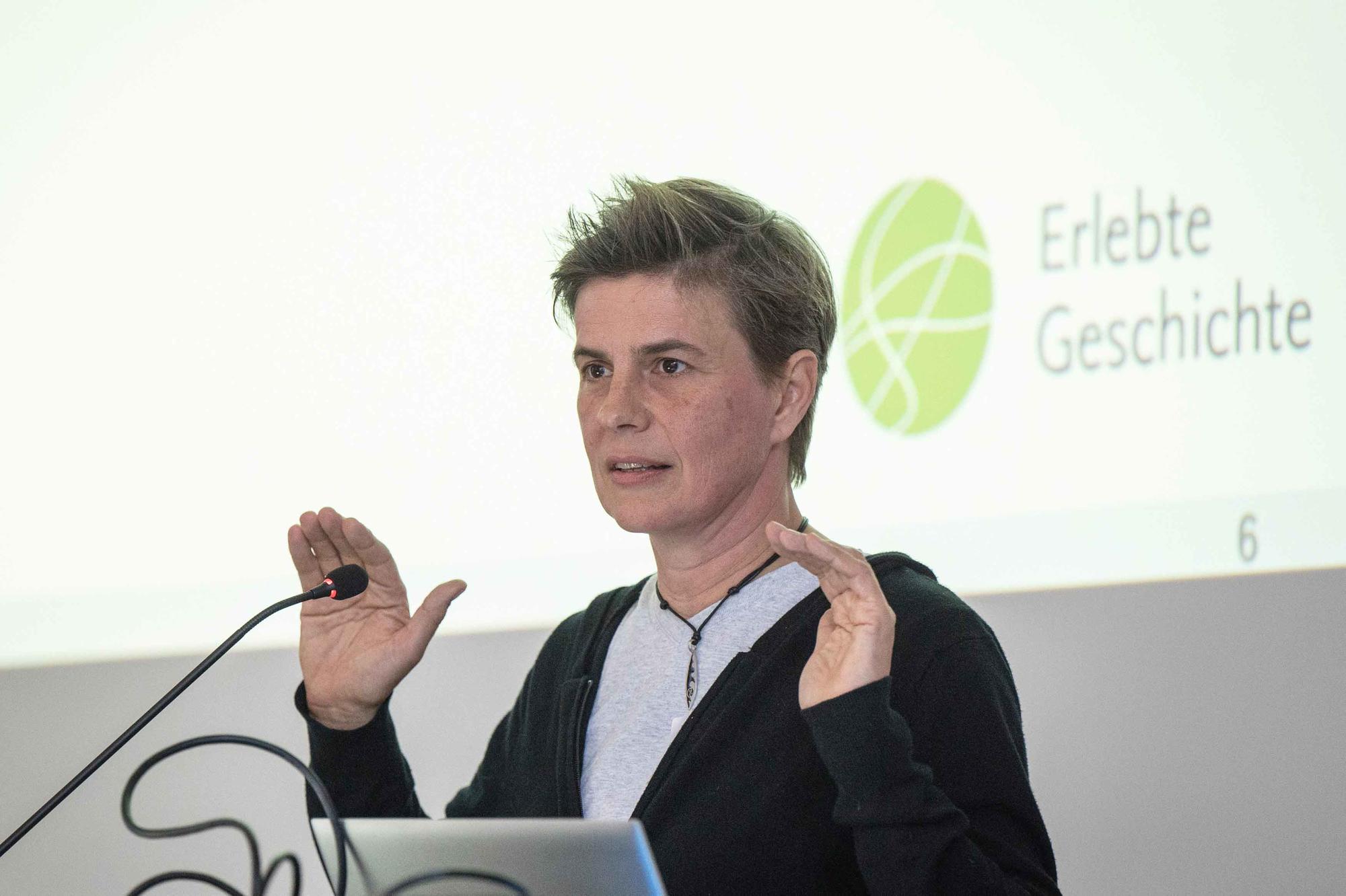 Dr. Doris Tausenfreund leitet das Projekt "Erlebte Geschichte"