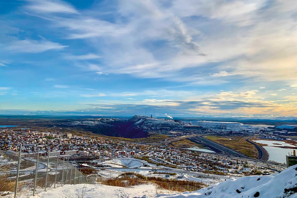 Blick auf das Bergwerk in Kiruna, das auf einst von den Sami genutztem Land errichtet wurde.