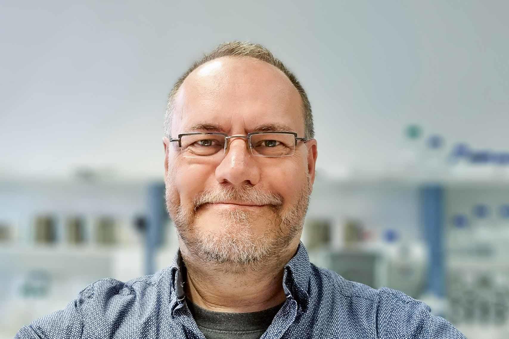 Dr. Matthias Rillig, Professor für Ökologie der Pflanzen, untersucht, wie Böden auf eine Vielzahl von Stressfaktoren reagieren.