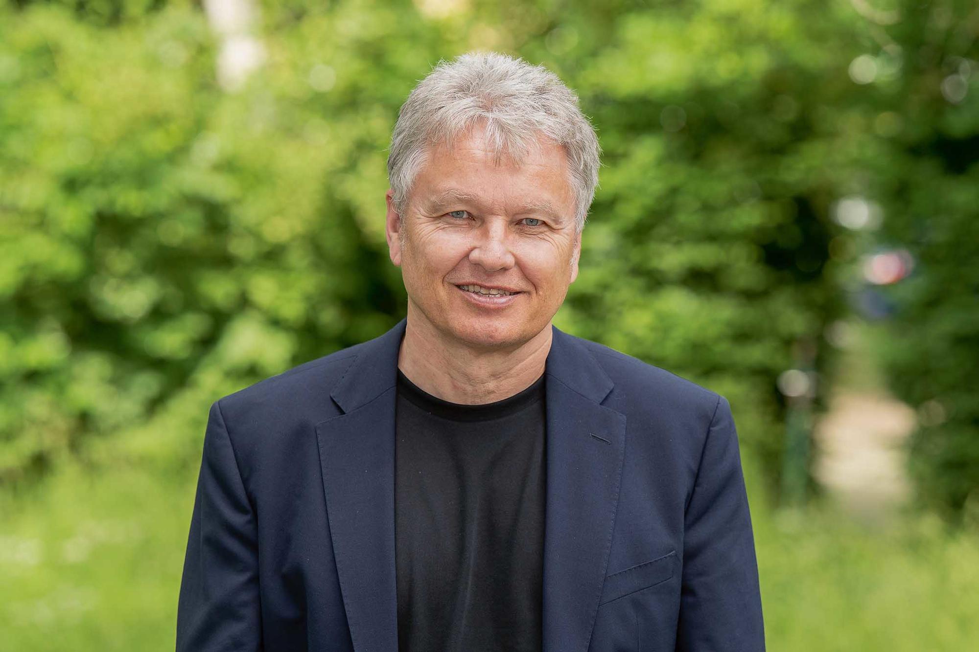 Andreas Wanke ist Leiter der „Stabsstelle Nachhaltigkeit & Energie“ an der Freien Universität. Seit zehn Jahren koordiniert die Einrichtung erfolgreich sämtliche  Aktivitäten rund um Klima, Energie und Nachhaltigkeit auf dem Campus.