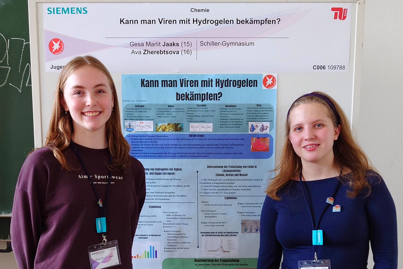 Ava und Gesa belegten 2024 den zweiten Platz im Berliner Landeswettbewerb.
