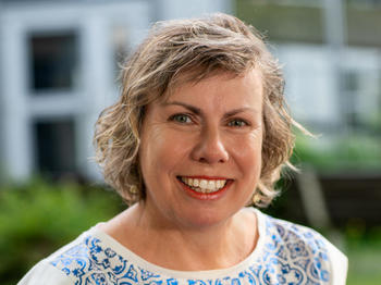 Prof. Dr. Daniela Caspari, seit 2002 Leiterin des Arbeitsgebietes “Didaktik der romanischen Sprachen und Literaturen” an der FU Berlin Forschungsschwerpunkte: Lehrpersonen, Lehrkräftebildung, Kompetenzorientierung, Literaturdidaktik, Mehrsprachigkei