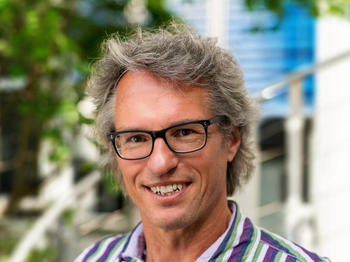 Prof. Dr. Uwe Gellert, Professur im Arbeitsbereich “Mathematische Bildung und Gesellschaft” an der FU Berlin Forschungsschwerpunkte: Mathematics Teacher Education, Social Inequalities in Mathematics Education, Analysis of Classroom Interaction