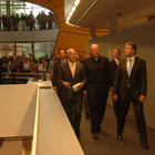 Foster, Lenzen, Wowereit besichtigen die neue Philologische Bibliothek