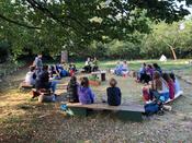 Schüler:innen Uni in der Blätterlaube