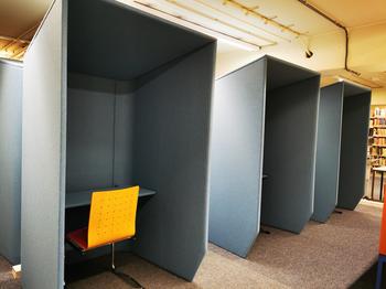Buzzy Booths in der Bibliothek für Sozialwissenschaften und Osteuropastudien