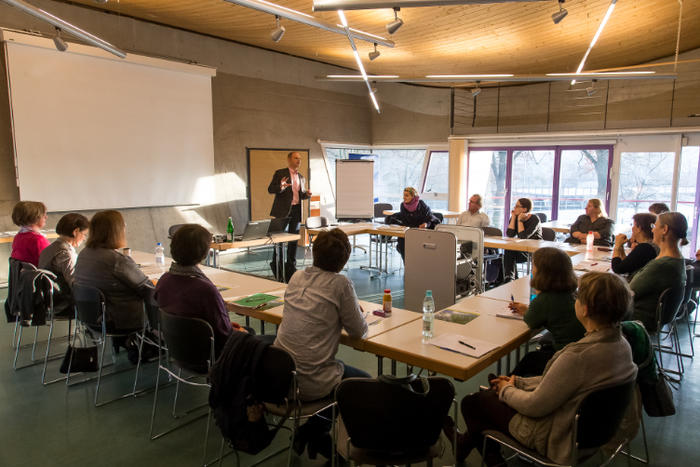 Seminarsituation_004_101215_c_Frederic-Schweizer