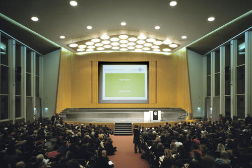 Regelmäßig finden im Henry-Ford-Bau Veranstaltungen für die breite Öffentlichkeit statt