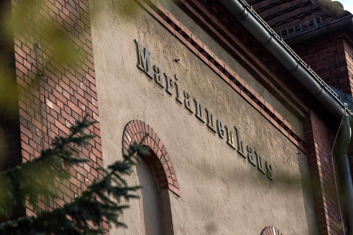 Hof- und Gebäudedetails